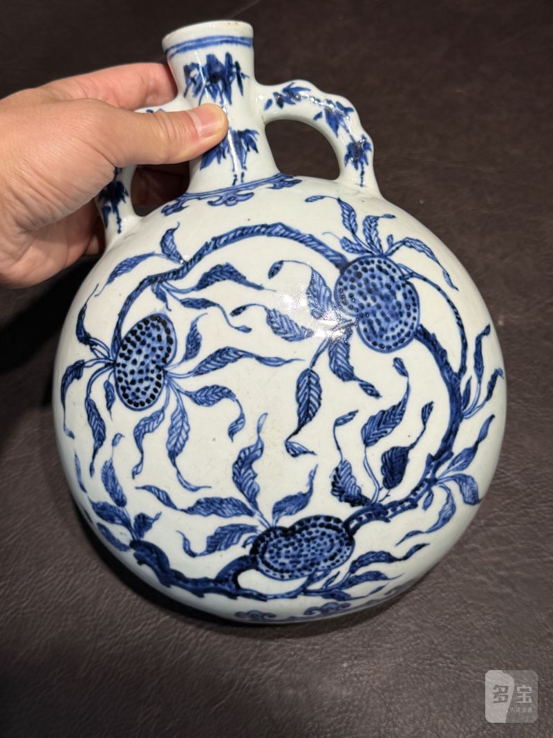 清雍正 青花折枝瑞果纹抱月瓶 - 图13